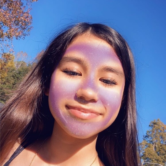 Meet your Posher, Haily - Picture 1 of 1